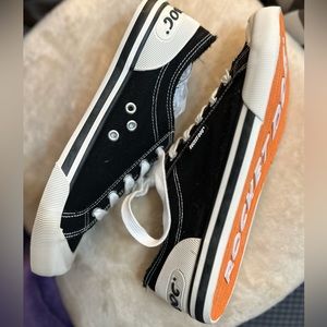 ROCKET DOG JAZZIN, BLACK CANVAS, WOMEN'S SNEAKER SZ 11 NWOT